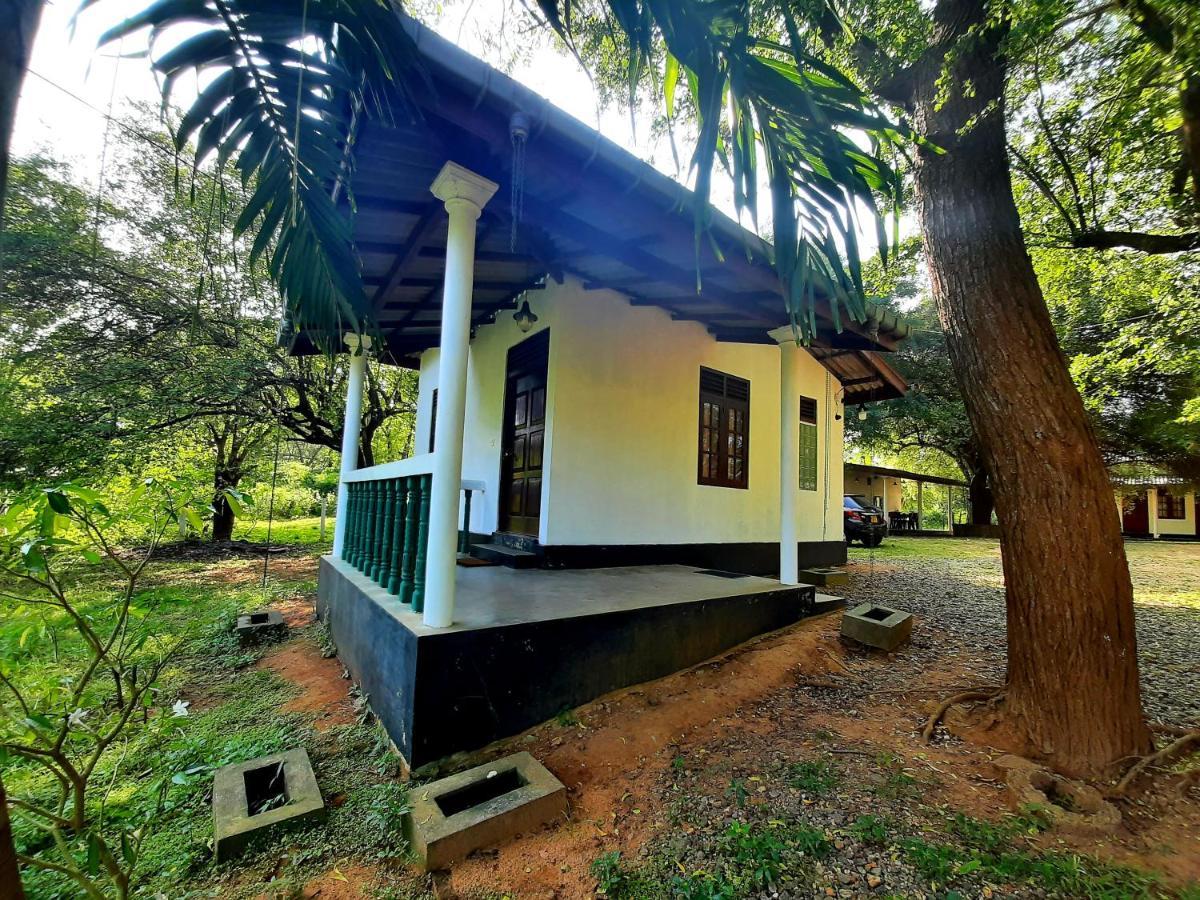 Katagamuwa Rest Hotel Kataragama Exterior photo