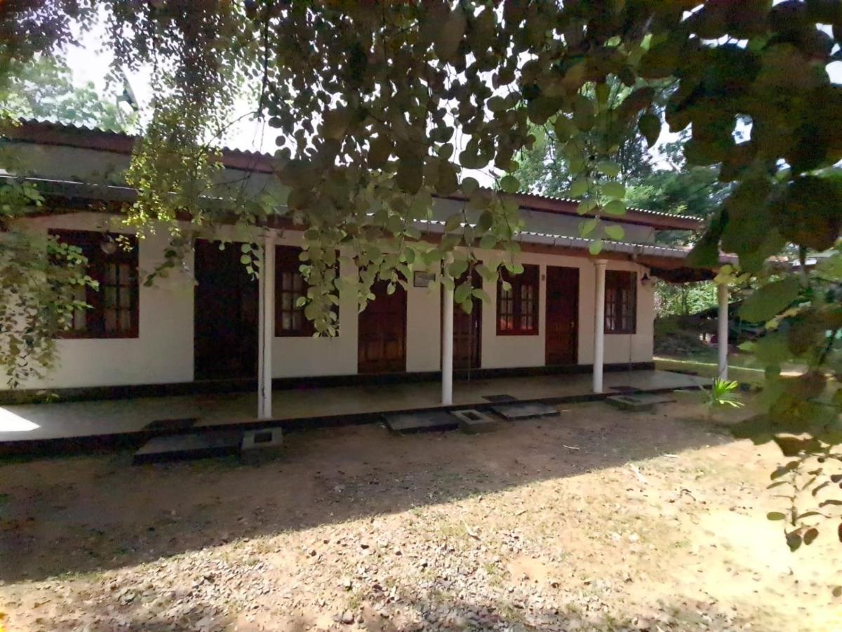 Katagamuwa Rest Hotel Kataragama Exterior photo